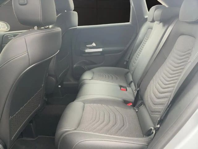 Mercedes-Benz B 180 Progressive Sedan