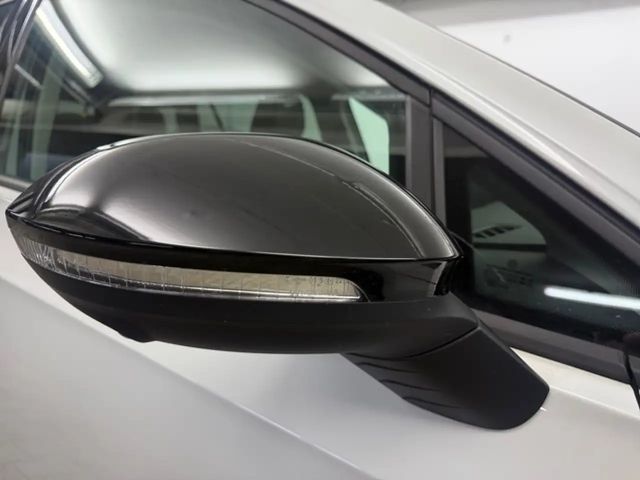 Volkswagen Golf 1.5 eTSI Golf VIII Variant