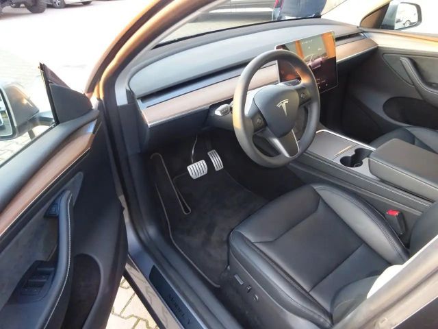 Tesla Model Y AWD Dual Motor Long Range