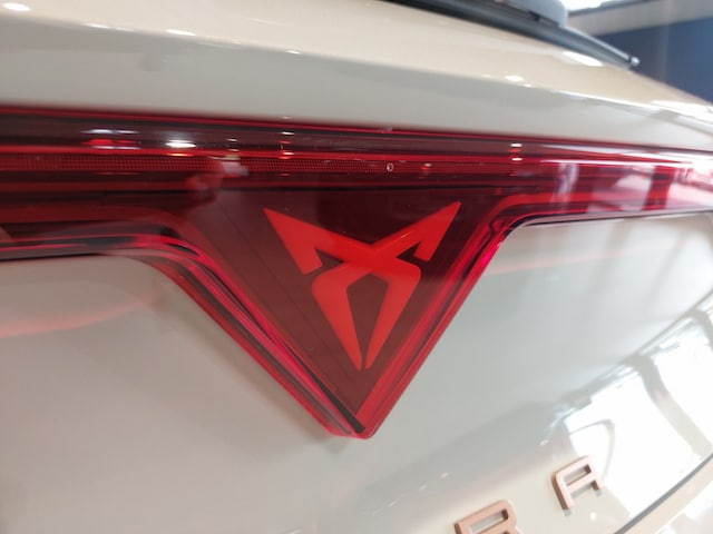 Cupra Leon Leon  DCC KAMERA NAVI ACC FACEL. MATRIX-LED