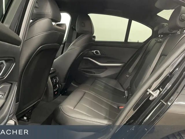 BMW 320 320i M-Sport Sedan xDrive