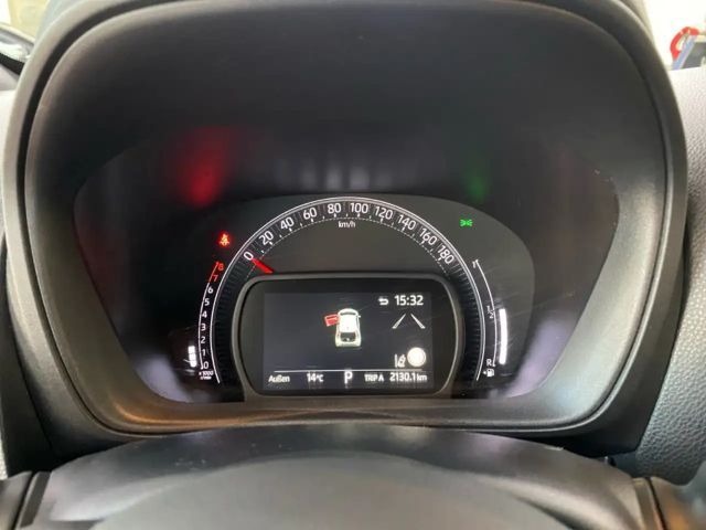 Toyota Aygo Bi-Tone Hatchback Pulse