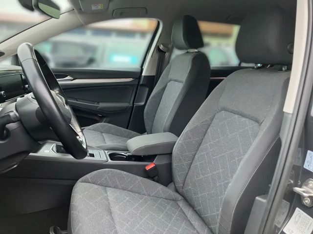 Volkswagen Golf 1.5 TSI Life Variant