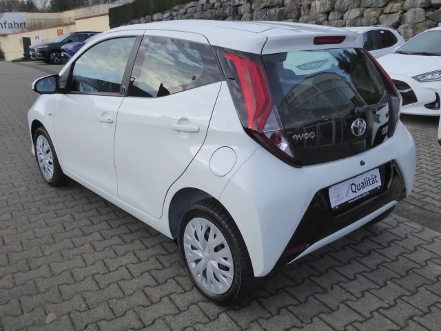 Toyota Aygo Hatchback Play Team D X-play