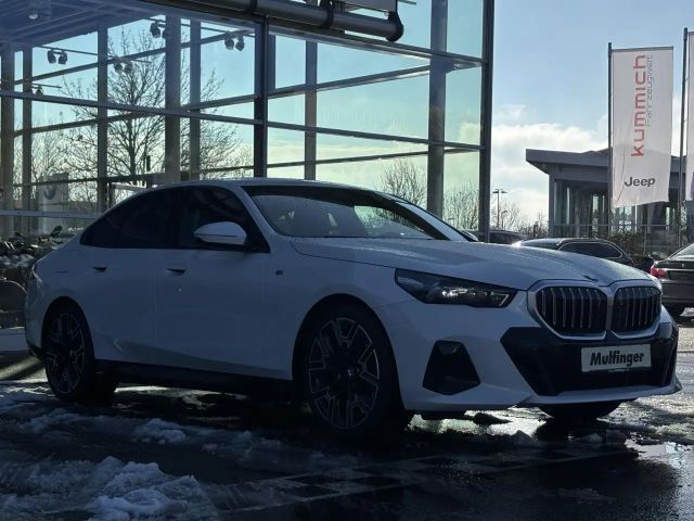 BMW 520 520d M-Sport Sedan