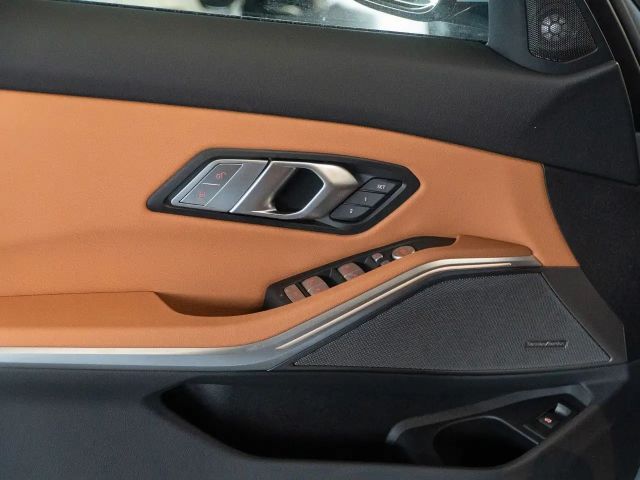 BMW 320 320d M-Sport Sedan xDrive