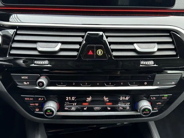 BMW 530 530i Luxury Line Touring xDrive