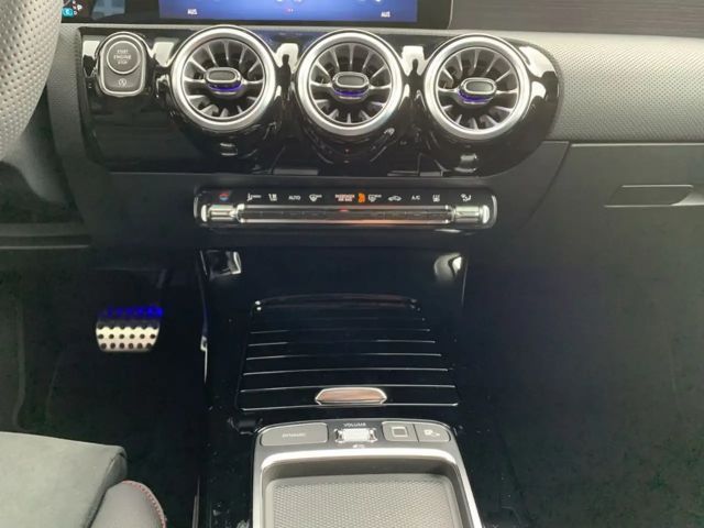 Mercedes-Benz CLA 180 CLA