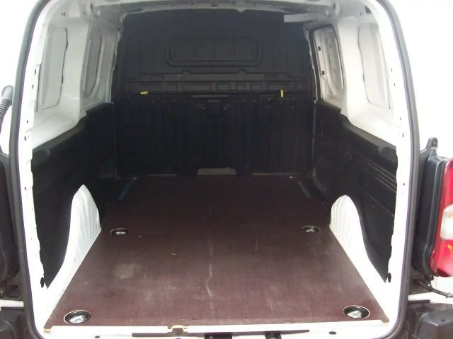 Opel Combo E 1.2 Cargo XL Holzboden Anhängerkupplung