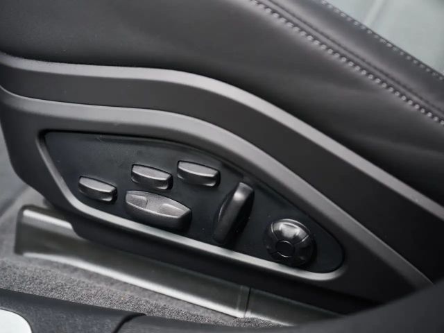 Porsche Panamera 4 E-Hybrid