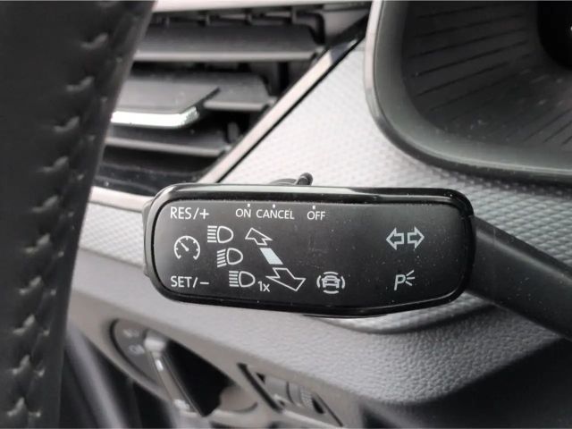 Skoda Scala Essence TSI*DSG LED SHZ Tempo digCockp PDC