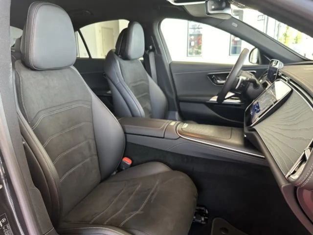 Mercedes-Benz E 200 AMG Line Sedan