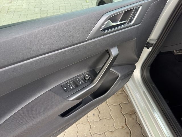 Volkswagen Taigo 1.0 TSI R-Line