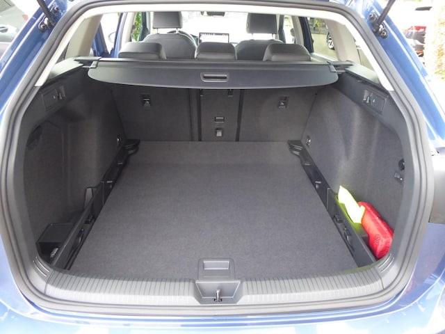 Volkswagen Golf Life Variant