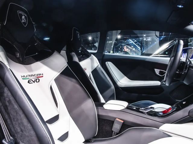 Lamborghini Huracan EVO RWD