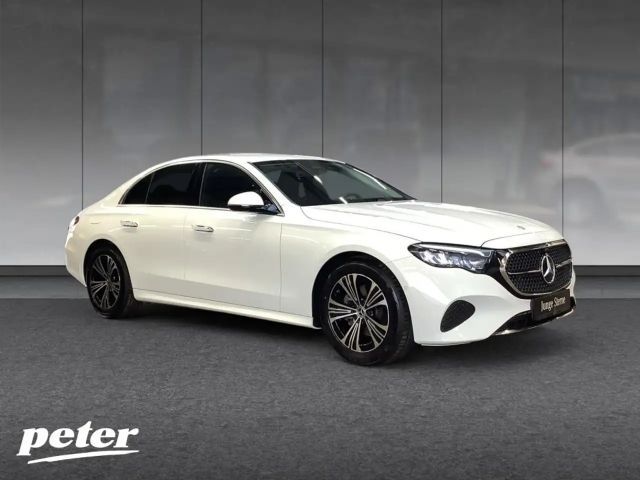 Mercedes-Benz E 200 4MATIC AVANTGARDE Sedan
