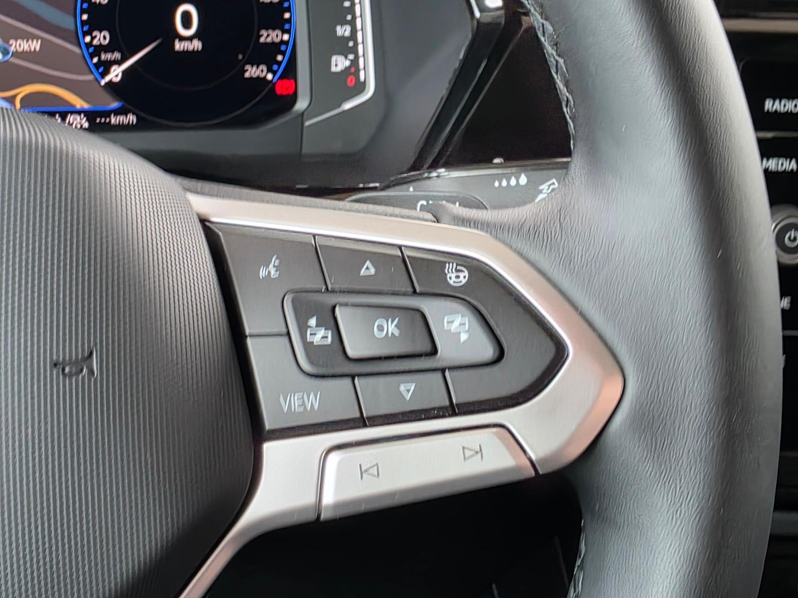 Volkswagen Touran 1.5 TSI DSG IQ.Drive R-Line