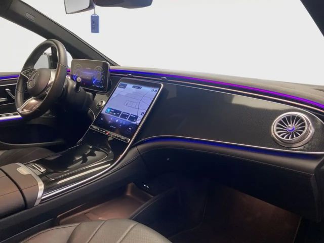 Mercedes-Benz EQE 300 Sedan