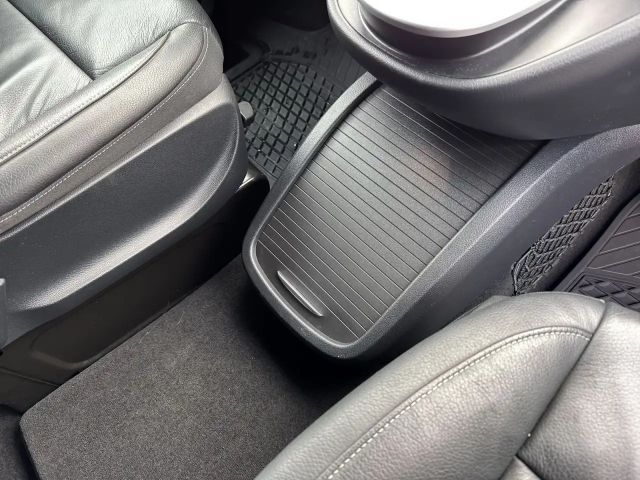 Mercedes-Benz V 300 4MATIC V 300 d