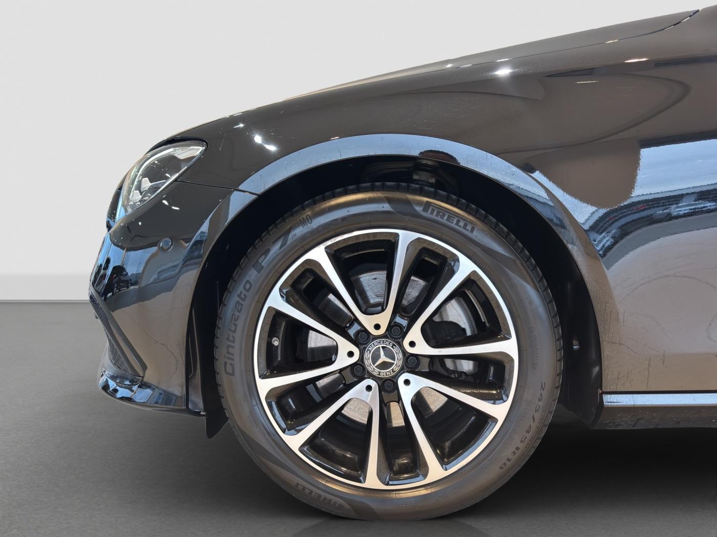 Mercedes-Benz E 220 AVANTGARDE E 220 d Estate