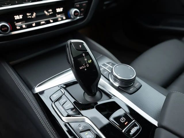 BMW 530 530e M-Sport Touring
