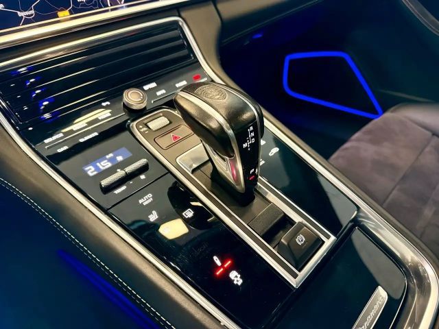 Porsche Panamera GTS Sport Turismo