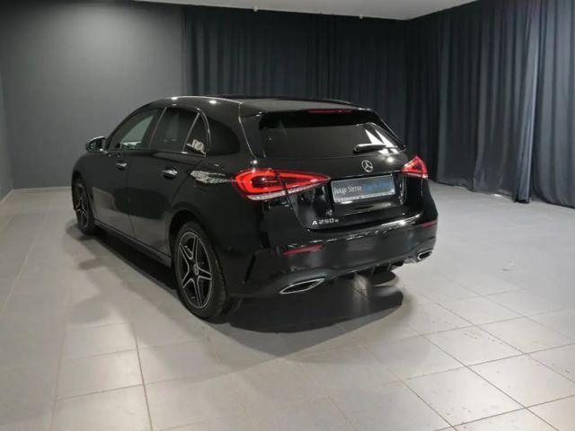 Mercedes-Benz A 250 A 250 e AMG Line