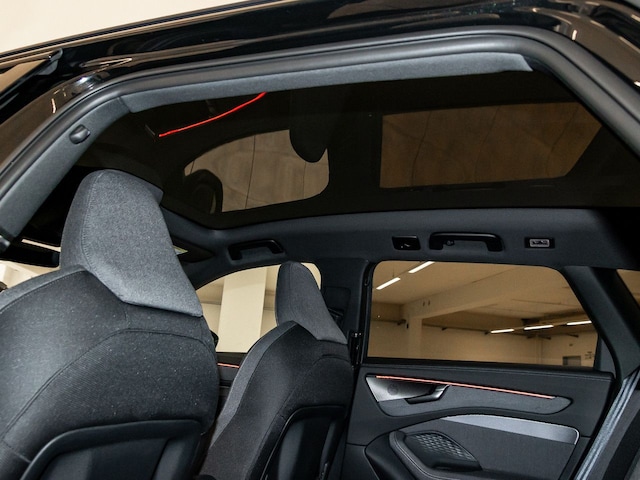 Audi A6 Avant Quattro S-Tronic