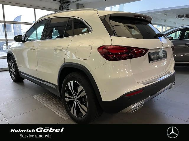 Mercedes-Benz GLA 220 4MATIC Progressive