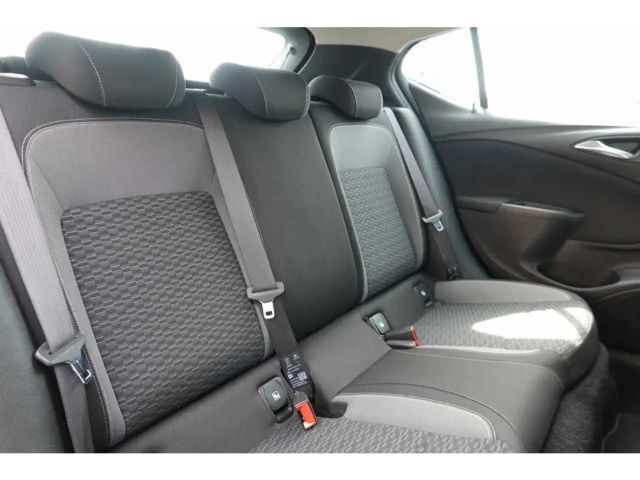 Opel Astra 1.2 Turbo Edition Turbo