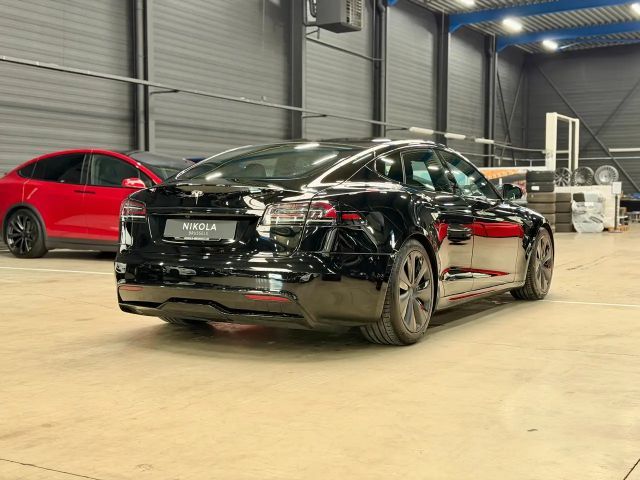Tesla Model S Long Range