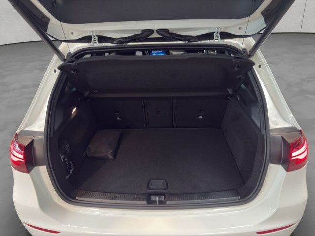 Mercedes-Benz B 180 Sedan