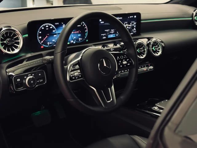 Mercedes-Benz CLA 250 CLA 250 e Sedan