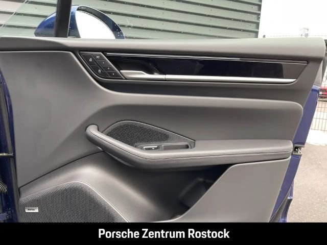 Porsche Macan 4