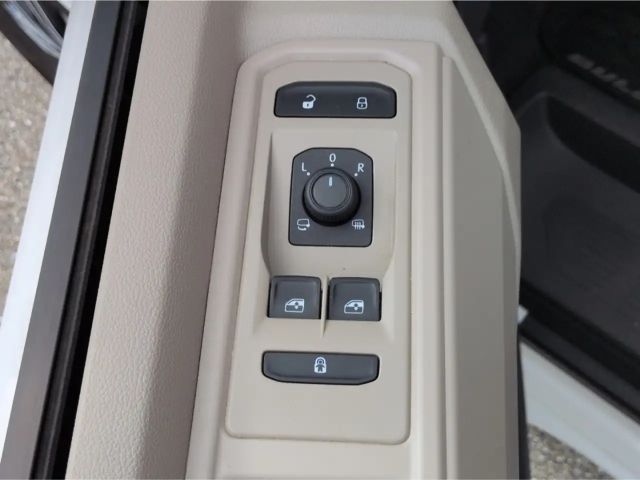 Volkswagen Multivan 2.0 TSI DSG Lang T7