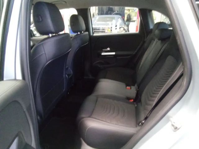 Mercedes-Benz B 180 Progressive