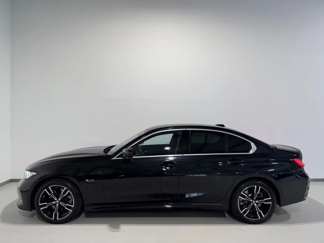 BMW 320 320e M-Sport Sedan