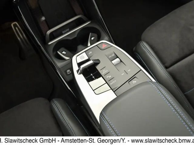 BMW 230 Sedan xDrive