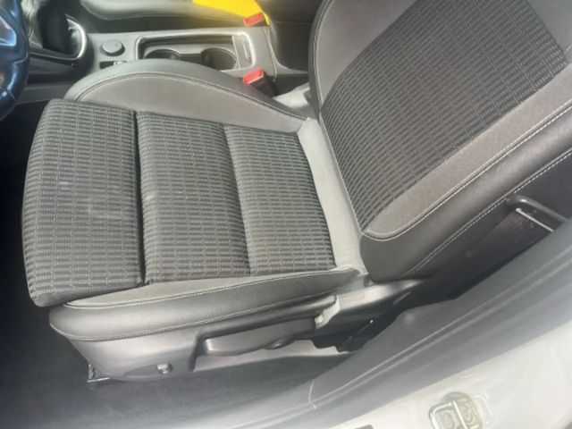 Opel Astra Design & Tech 1.2 Allwetter - Sitzheizung - LED Bl