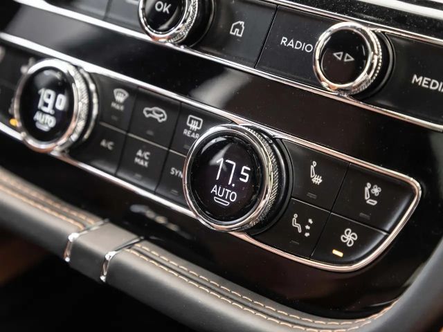 Bentley Bentayga EWB AZURE BLACK / TAN / FULL OPTION