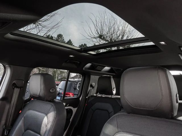 Land Rover Defender 3.0 110 D200 Dynamic SE