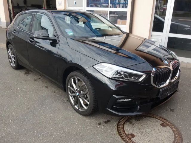 BMW 120 120i Sedan Sport Line