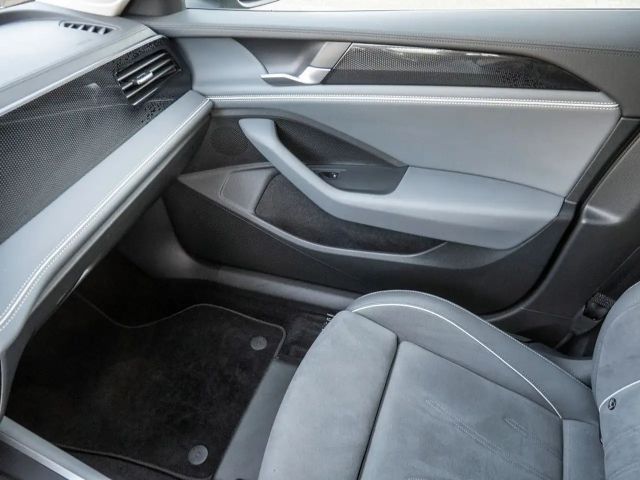 Volkswagen Passat 1.5 eTSI DSG Variant