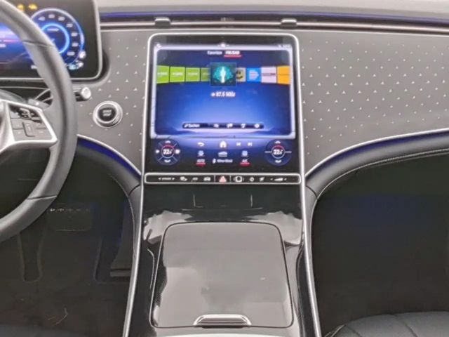 Mercedes-Benz EQE 300 Electric Art Sedan