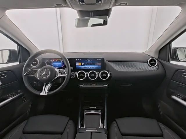 Mercedes-Benz B 200 Sedan