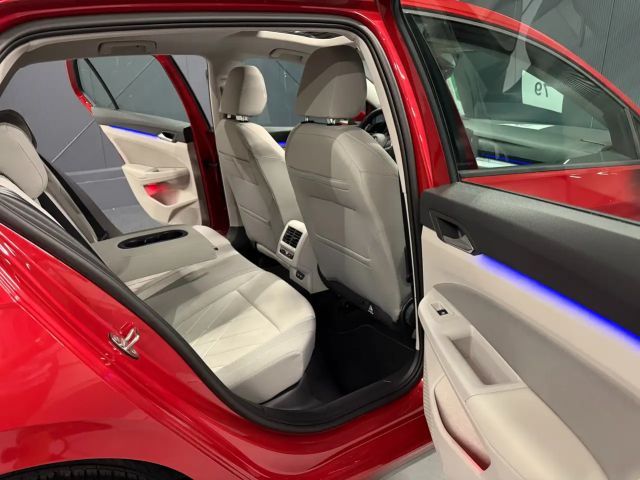 Volkswagen Golf 1.5 eTSI Golf VIII Life