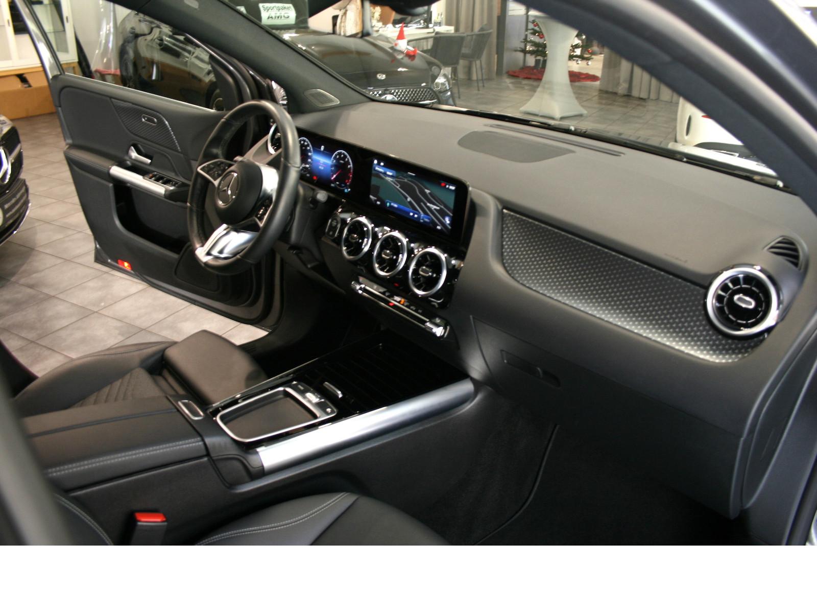 Mercedes-Benz B 180 Sedan