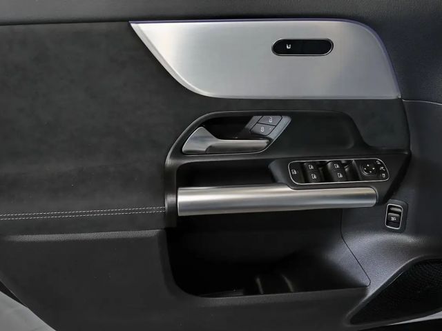 Mercedes-Benz GLA 200 AMG Line