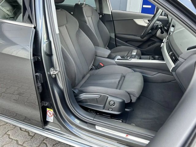 Audi A4 40 TFSI Avant S-Line