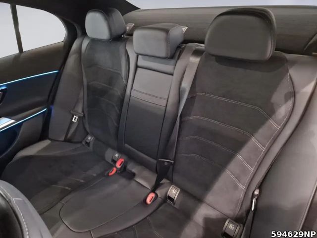 Mercedes-Benz E 220 AMG Line E 220 d Sedan